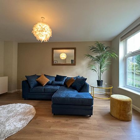 Villa Chieveley Mews By Sarrochic Sunningdale Esterno foto