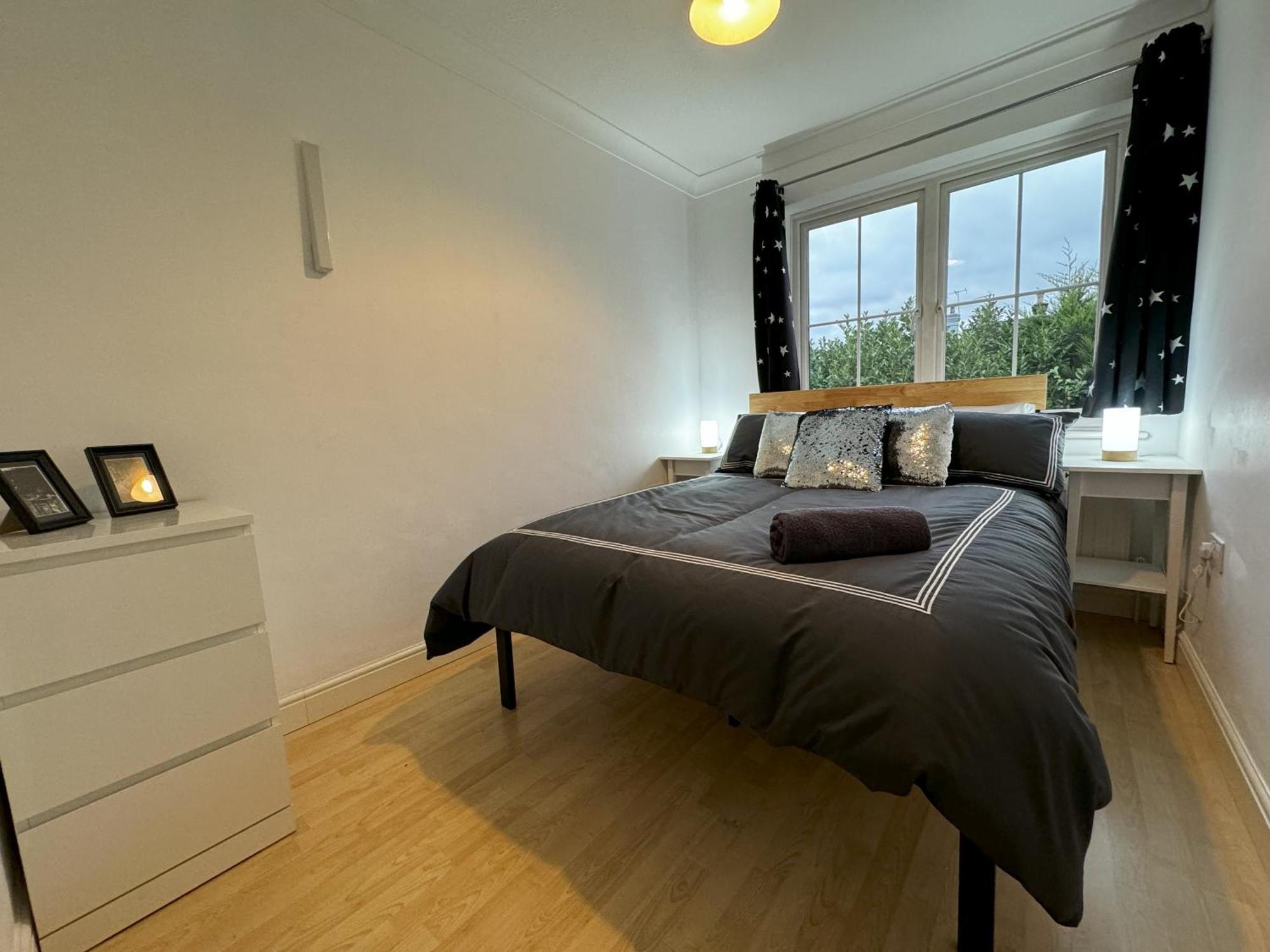 Villa Chieveley Mews By Sarrochic Sunningdale Esterno foto