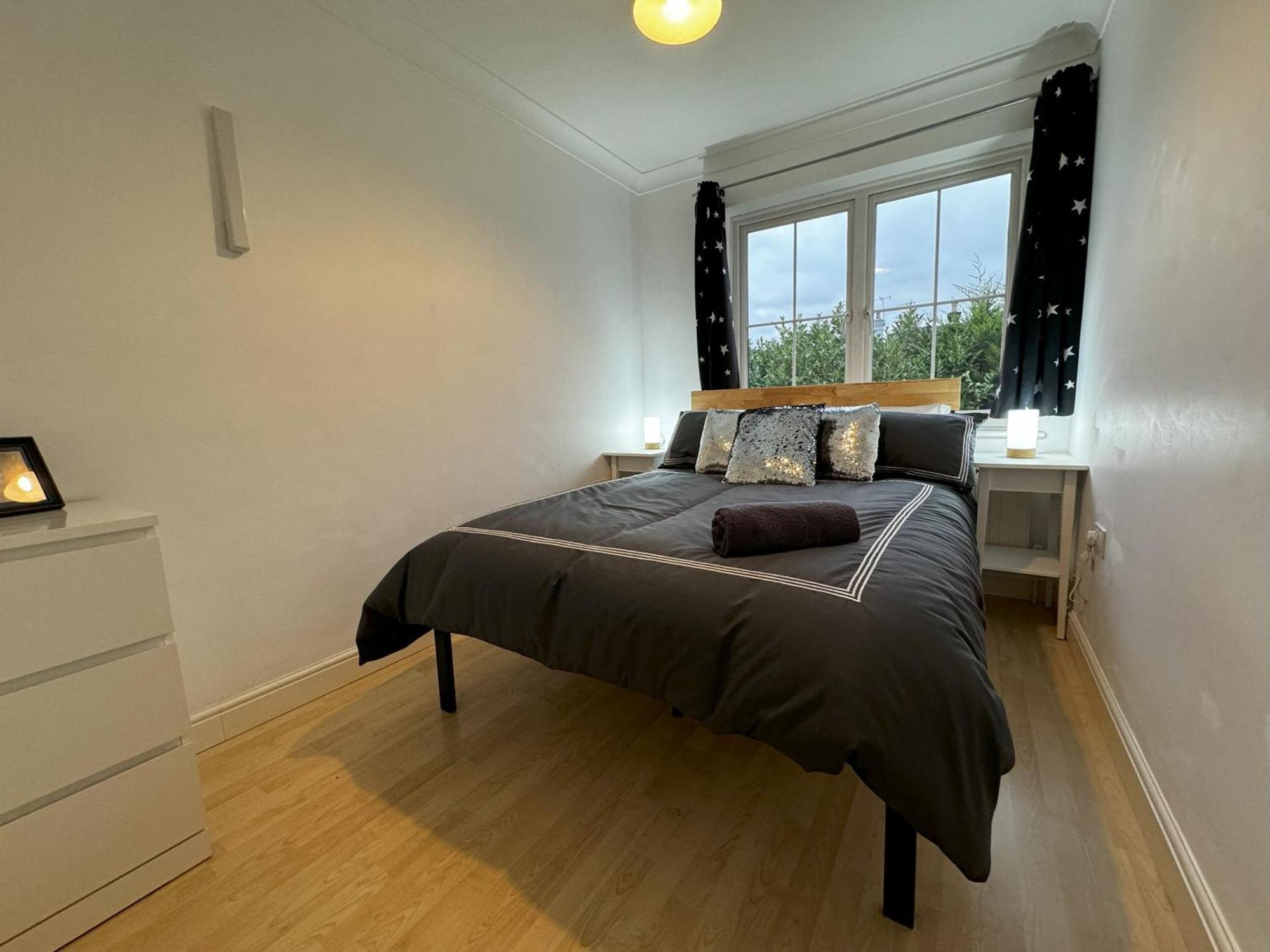 Villa Chieveley Mews By Sarrochic Sunningdale Esterno foto